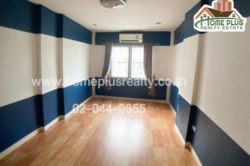 3 Bedroom Townhouse for sale in Lahan, Nonthaburi