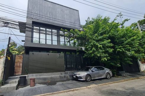 10 Bedroom Office for rent in Chan Kasem, Bangkok near MRT Chankasem