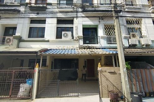 3 Bedroom Townhouse for sale in Wang Thonglang, Bangkok