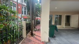 4 Bedroom Townhouse for sale in Baan Klang Krung British Town Thonglor, Khlong Tan Nuea, Bangkok