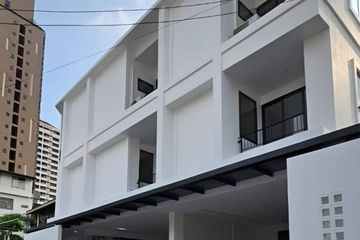 5 Bedroom Commercial for rent in Khlong Tan Nuea, Bangkok