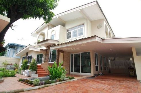 4 Bedroom House for sale in Sam Sen Nai, Bangkok near BTS Ari