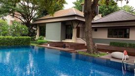 5 Bedroom House for sale in Khlong Tan Nuea, Bangkok