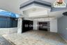 5 Bedroom Townhouse for sale in Nong Khaem, Bangkok