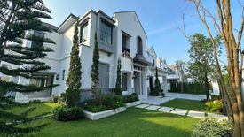 4 Bedroom House for sale in Nantawan Rama 9 - New Krungthepkretha, Saphan Sung, Bangkok