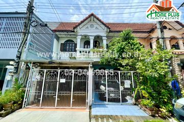 3 Bedroom Townhouse for sale in Tha Raeng, Bangkok