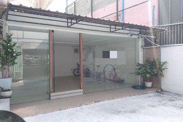 Commercial for rent in Khlong Tan Nuea, Bangkok