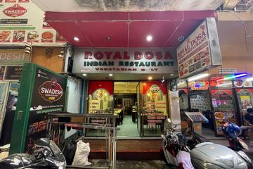 Commercial for sale in Thanon Phaya Thai, Bangkok near MRT Rang Nam