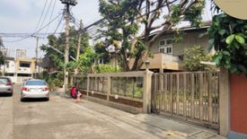 5 Bedroom House for sale in Khlong Tan Nuea, Bangkok