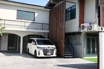 6 Bedroom House for rent in Chan Kasem, Bangkok