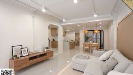 2 Bedroom Townhouse for sale in Bang Chak, Bangkok near BTS Bang Chak