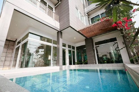 5 Bedroom House for rent in Phra Khanong Nuea, Bangkok near BTS Ekkamai