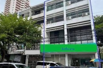 Commercial for rent in Khlong Tan Nuea, Bangkok near BTS Phrom Phong