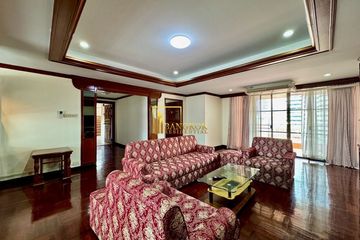 3 Bedroom Apartment for rent in Rishi Court, Khlong Toei Nuea, Bangkok near Airport Rail Link Makkasan