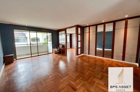 3 Bedroom House for sale in Phra Khanong Nuea, Bangkok