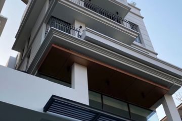 5 Bedroom House for sale in Khlong Tan Nuea, Bangkok near BTS Phrom Phong