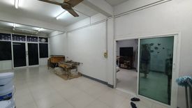 3 Bedroom Commercial for sale in Bowon Niwet, Bangkok near MRT Democracy Monument