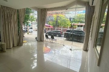 Commercial for sale in Khlong Tan Nuea, Bangkok