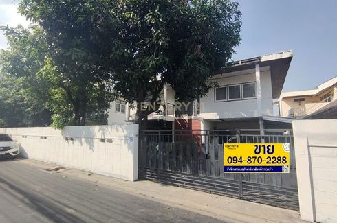 7 Bedroom House for sale in Sam Sen Nok, Bangkok near MRT Phawana