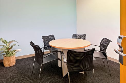 Office for rent in Lumpini, Bangkok near BTS Ploen Chit