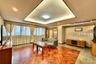 2 Bedroom Condo for rent in United Tower, Khlong Tan Nuea, Bangkok near BTS Thong Lo