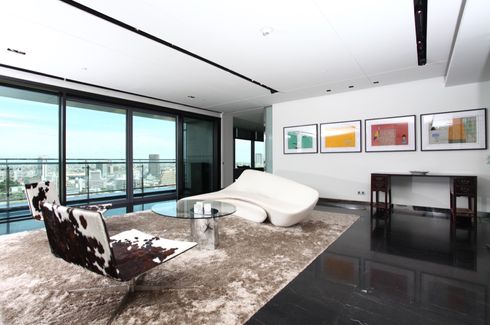 3 Bedroom Condo for sale in St. Regis Residences Bangkok, Langsuan, Bangkok near BTS Ratchadamri