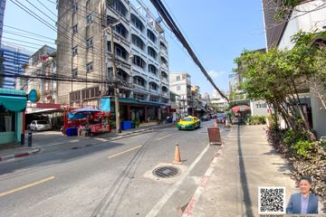 3 Bedroom Townhouse for sale in Silom, Bangkok near BTS Chong Nonsi