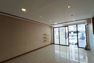 Commercial for rent in Khlong Tan Nuea, Bangkok near BTS Phrom Phong