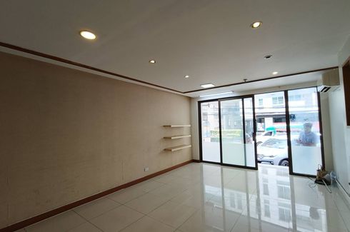 Commercial for rent in Khlong Tan Nuea, Bangkok near BTS Phrom Phong