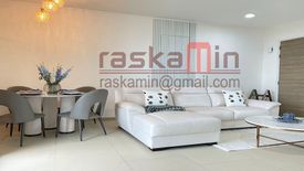 2 Bedroom Condo for sale in Zire Wongamat, Na Kluea, Chonburi