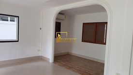 4 Bedroom House for rent in Khlong Toei Nuea, Bangkok near MRT Sukhumvit