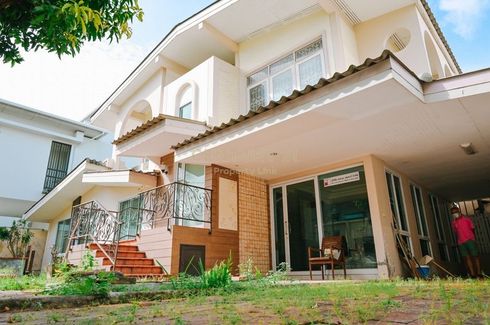 4 Bedroom House for sale in Sam Sen Nai, Bangkok near BTS Ari