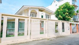 4 Bedroom House for sale in Sam Sen Nai, Bangkok near BTS Ari