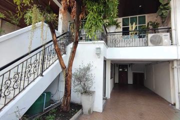 3 Bedroom Townhouse for rent in Khlong Tan Nuea, Bangkok