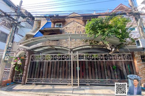 6 Bedroom Commercial for rent in Khlong Toei, Bangkok near BTS Asoke