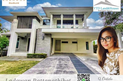 4 Bedroom House for sale in Ladawan Rattanathibet, Bang Rak Noi, Nonthaburi near MRT Bang Rak Noi Tha It