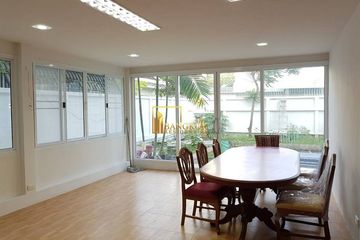 5 Bedroom House for rent in Khlong Tan Nuea, Bangkok