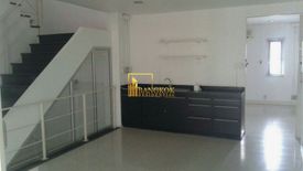 6 Bedroom Townhouse for rent in Phra Khanong, Bangkok near BTS Thong Lo