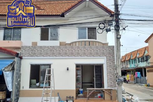 3 Bedroom Townhouse for sale in Surasak, Chonburi