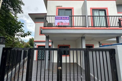 3 Bedroom Townhouse for sale in Surasak, Chonburi