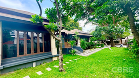 5 Bedroom House for sale in Khlong Tan Nuea, Bangkok