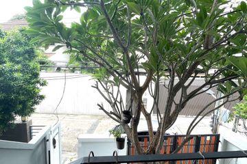 4 Bedroom Townhouse for rent in Khlong Tan Nuea, Bangkok