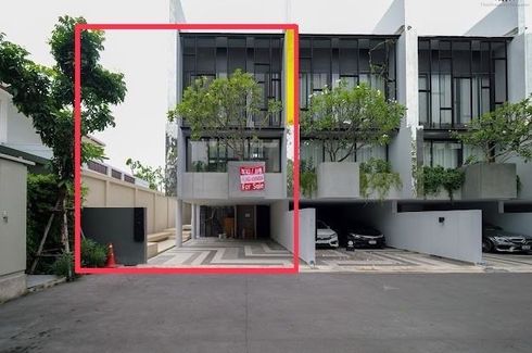 3 Bedroom Townhouse for sale in Baan Puripuri Courtyard Pattanakarn, Suan Luang, Bangkok