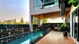 6 Bedroom House for sale in Khlong Tan Nuea, Bangkok