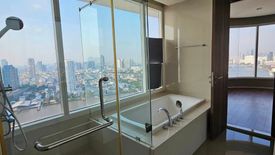 3 Bedroom Condo for sale in Wat Phraya Krai, Bangkok