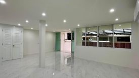 3 Bedroom Townhouse for rent in Silom, Bangkok near BTS Sala Daeng