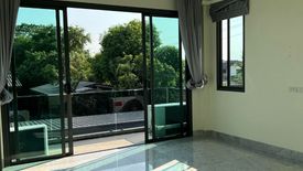 5 Bedroom House for rent in Chim Phli, Bangkok near MRT Taling Chan Station