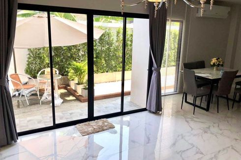 3 Bedroom House for rent in Khlong Tan Nuea, Bangkok