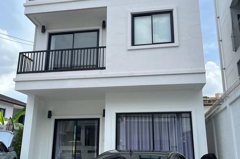 3 Bedroom House for rent in Phra Khanong Nuea, Bangkok near BTS Phra Khanong