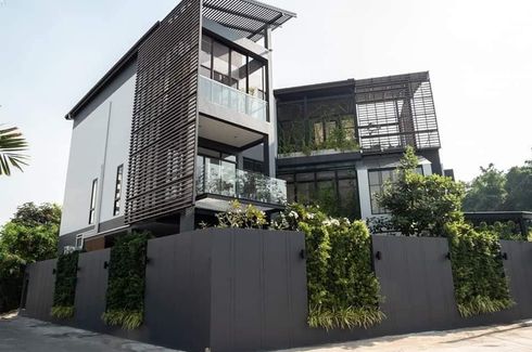 4 Bedroom House for sale in Phra Khanong Nuea, Bangkok near BTS Phra Khanong